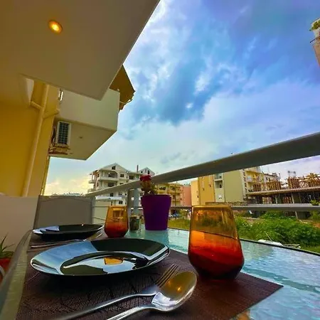 Modern House In Near The Center, Sea アパート *