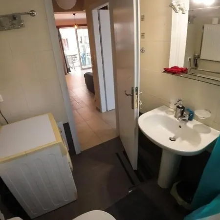 Апартаменты Modern House In Near The Center, Sea